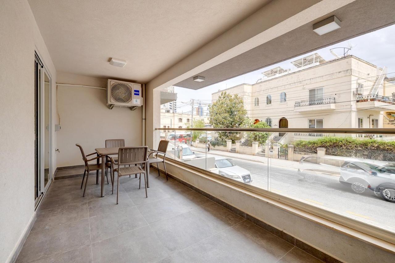 Modern Steps To St George's Bay Apartman